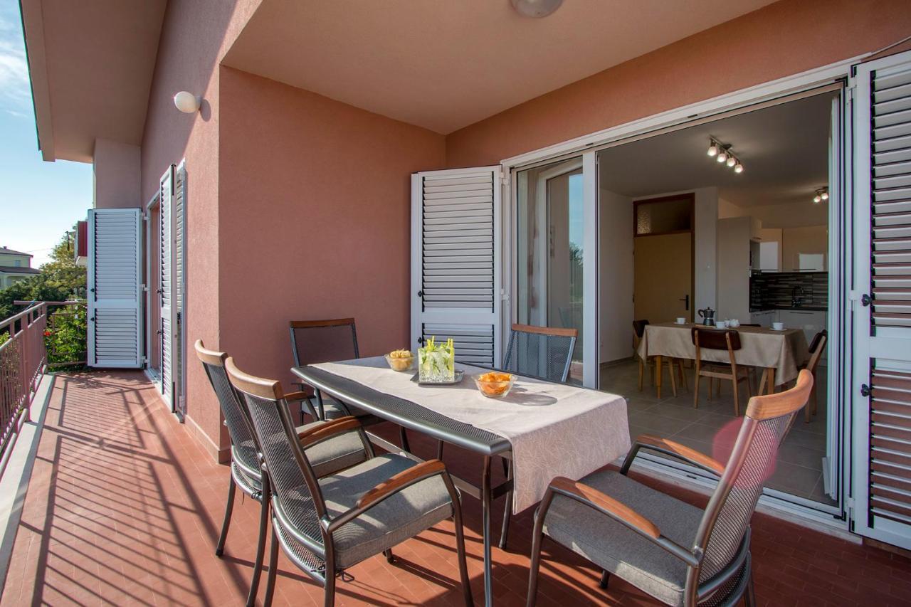 Apartment Rubina With Secure Parking Medulin Exterior photo