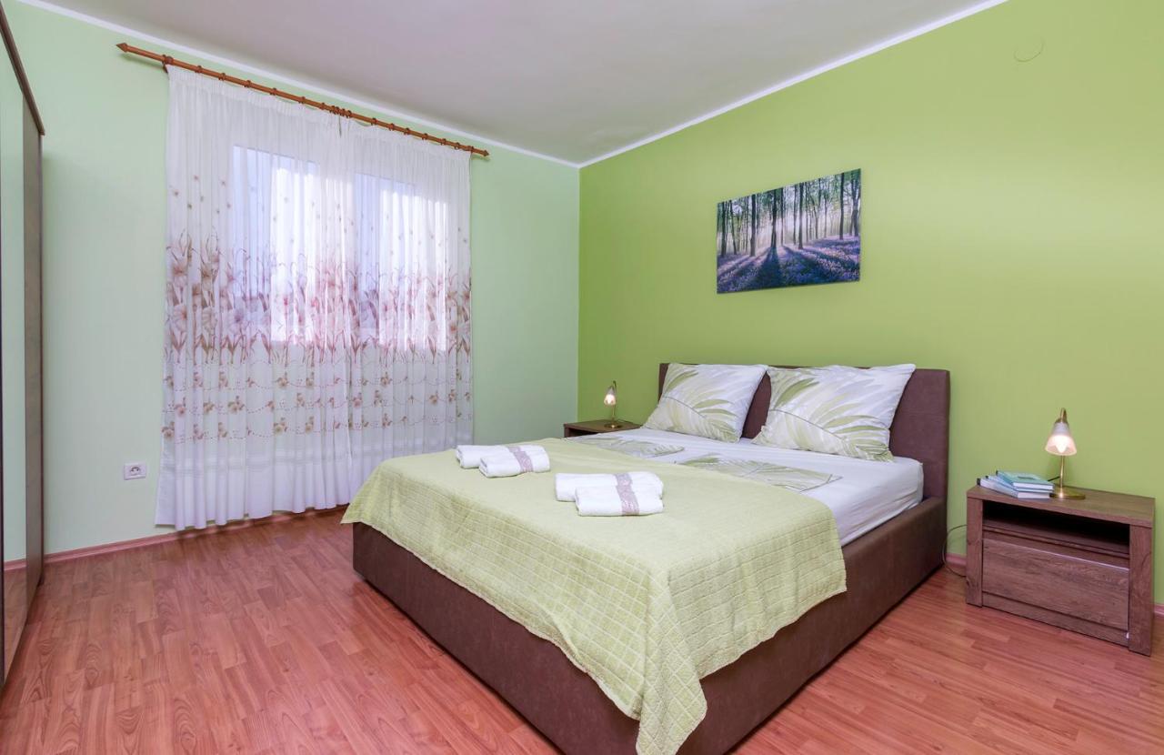 Apartment Rubina With Secure Parking Medulin Exterior photo
