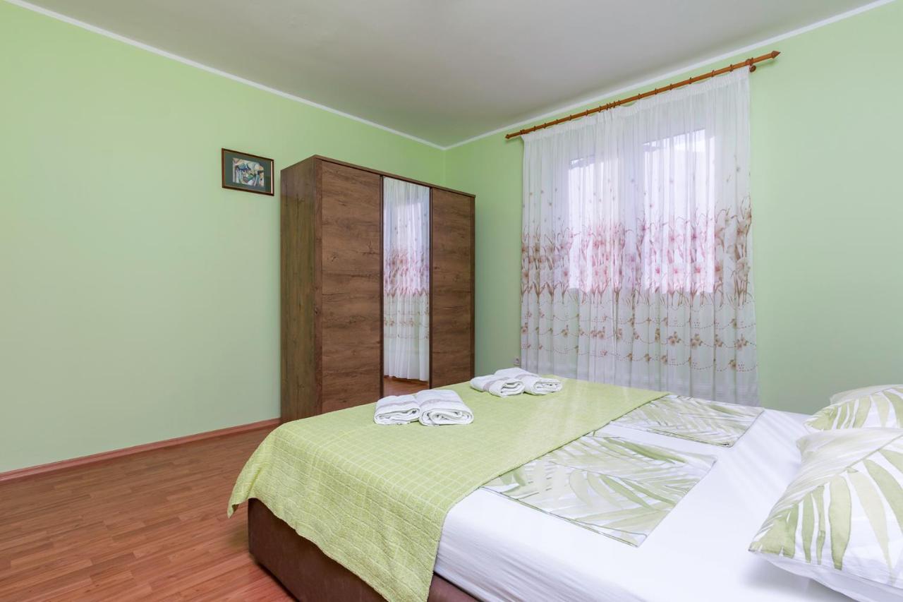 Apartment Rubina With Secure Parking Medulin Exterior photo
