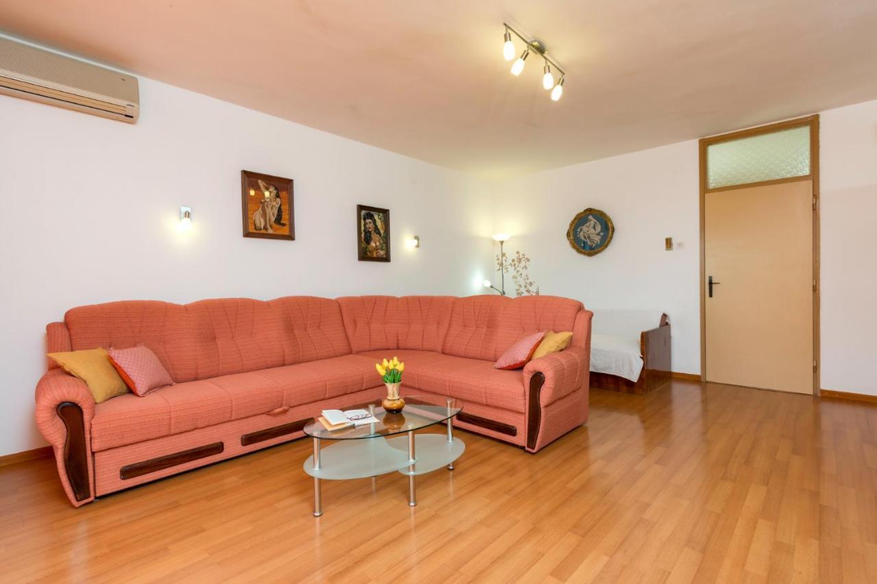 Apartment Rubina With Secure Parking Medulin Exterior photo